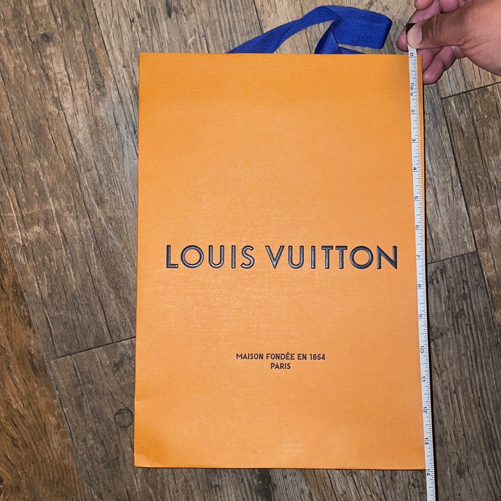 Louis Vuitton Medium Rectangular Shopping Bag! - image 3